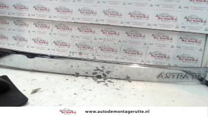 O90439 Gebruikte schakelaar achterklep Opel Astra