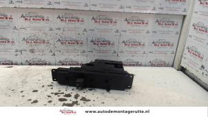 O107715 Gebruikte schakelaar elektrisch raam Landrover Range Rover