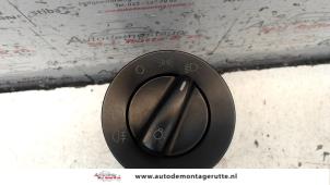 O101258 Gebruikte schakelaar licht Volkswagen Passat