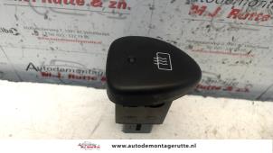 O106753 Gebruikte verwarmingsschakelaar achterruit Hyundai Atos