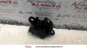 O107522 Gebruikte schakelaar elektrisch raam Hyundai Atos