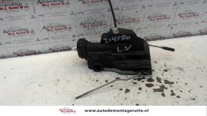 O82865 Gebruikte portierslot mechaniek 4deurs links-voor Mercedes A-Klasse