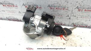 O114033 Gebruikte kontaktslot+sleutel Opel Corsa