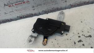 Gebruikte Centrale deurvergrendelingsmotor Kia Picanto (BA) 1.0 12V Prijs op aanvraag aangeboden door Autodemontage M.J. Rutte B.V.