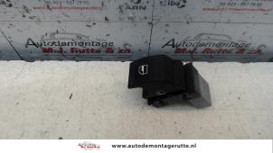 Gebruikte Raam schakelaar elektrisch Seat Ibiza IV (6J5) 1.6 16V Prijs op aanvraag aangeboden door Autodemontage M.J. Rutte B.V.