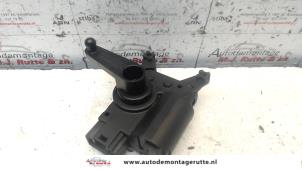 O131493 Gebruikte kachelklep motor Volkswagen Touareg