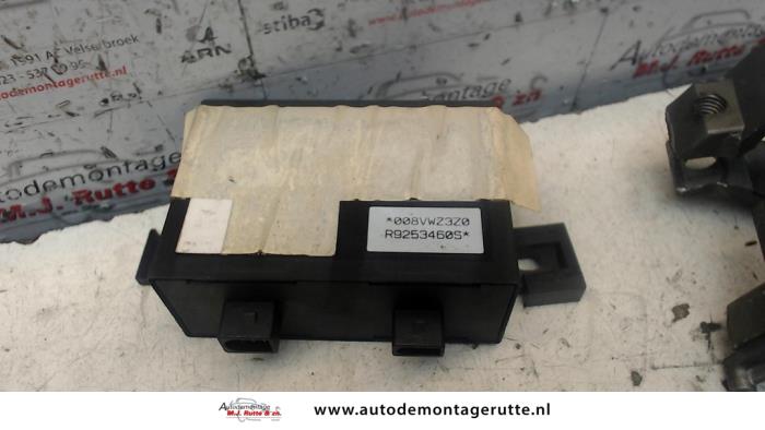 Contactslot + computer van een Daihatsu Cuore (L251/271/276)  2001