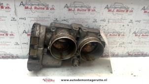 O122498 Gebruikte gasklephuis Opel Omega