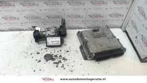 O113749 Gebruikte kontaktslot + computer Chrysler Voyager
