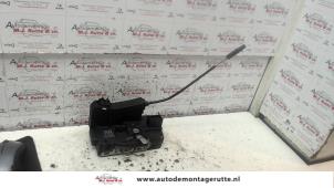 O82352 Gebruikte slotmechaniek portier 2deurs links Opel Astra