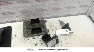 O113631 Gebruikte kontaktslot + computer Opel Astra