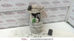 O120946 Gebruikte tank element pomp Renault Twingo