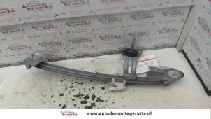 O88959 Gebruikte ruitmechaniek 4deurs links-achter Peugeot 206