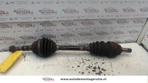 O111005 Gebruikte aandrijfas links-voor Opel Zafira