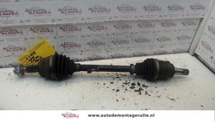 O111024 Gebruikte homokineetas links-voor Opel Corsa