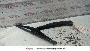 O97698 Gebruikte ruitenwisserarm achter Renault Twingo