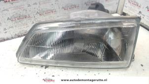 O72715 Gebruikte linker koplamp Peugeot 106