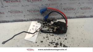 O83828 Gebruikte portierslot mechaniek 4deurs rechts-voor Suzuki Swift