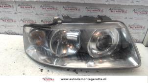 O73174 Gebruikte rechter koplamp Audi A3