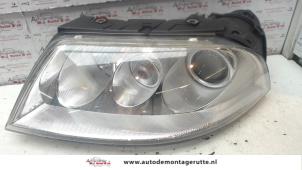 O72138 Gebruikte koplamp links Volkswagen Passat