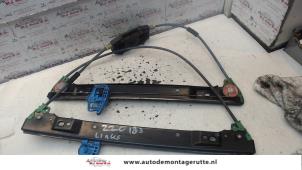 O77699 Gebruikte raammechaniek 2deurs links-voor Lancia Y(Psilon)