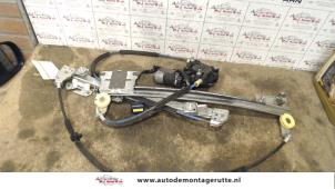 Gebruikte Ruitmechaniek 2Deurs links-voor Alfa Romeo GT (937) 2.0 JTS 16V Prijs op aanvraag aangeboden door Autodemontage M.J. Rutte B.V.