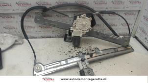 O78885 Gebruikte ruitmechaniek 2deurs rechts-voor Mitsubishi Colt