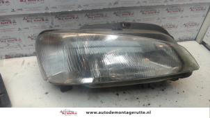 O74191 Gebruikte rechter koplamp Peugeot 106