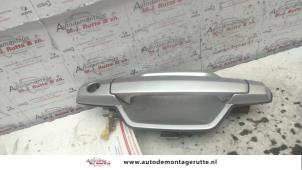 O80213 Gebruikte portiergreep 4deurs links-voor Hyundai Terracan