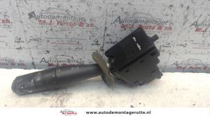 O101902 Gebruikte pinker schakelaar Citroen Jumpy