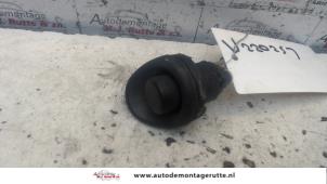 O90580 Gebruikte schakelaar achterklep Renault Twingo
