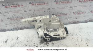 O82414 Gebruikte portierslot mechaniek 2deurs links Volkswagen Crafter