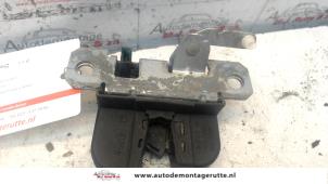 O91982 Gebruikte achterklep slotmechaniek Seat Ibiza