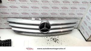 O71389 Gebruikte grille Mercedes A-Klasse