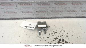 O92028 Gebruikte slotmechaniek achterklep Toyota Yaris