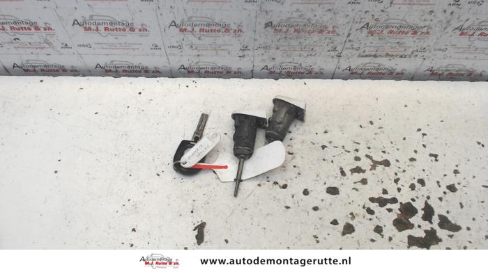 Gebruikte Deurslot Cilinder links Volkswagen Lupo O81413