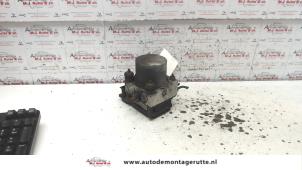 O114768 Gebruikte abs pomp Opel Corsa