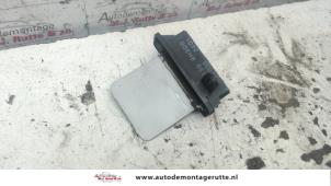 O130966 Gebruikte kachel weerstand Nissan Almera Tino