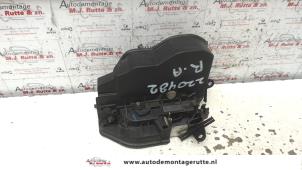 O83867 Gebruikte slotmechaniek portier 4deurs rechts-achter BMW 1-Serie