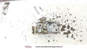 O82320 Gebruikte slotmechaniek portier 2deurs links Ford KA