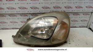 O73145 Gebruikte linker koplamp Toyota Yaris