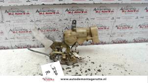 O83848 Gebruikte slotmechaniek portier 4deurs rechts-voor Toyota Yaris Verso