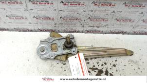 O89045 Gebruikte ruitmechaniek 4deurs links-achter Toyota Yaris Verso