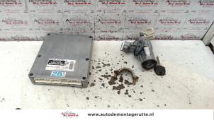 O113929 Gebruikte contactslot + computer Toyota Yaris Verso