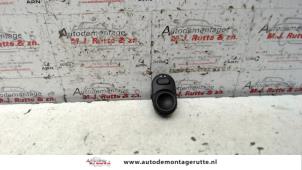 O105803 Gebruikte spiegel schakelaar Opel Agila