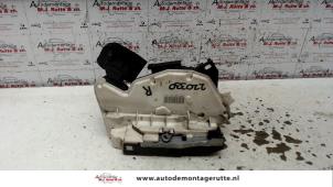 O82650 Gebruikte deurslot mechaniek 2deurs rechts Volkswagen Polo