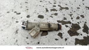 O121428 Gebruikte injector (benzine injectie) Mazda 6.