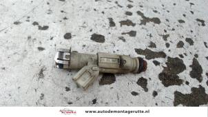 O121425 Gebruikte injector (benzine injectie) Mazda 6.