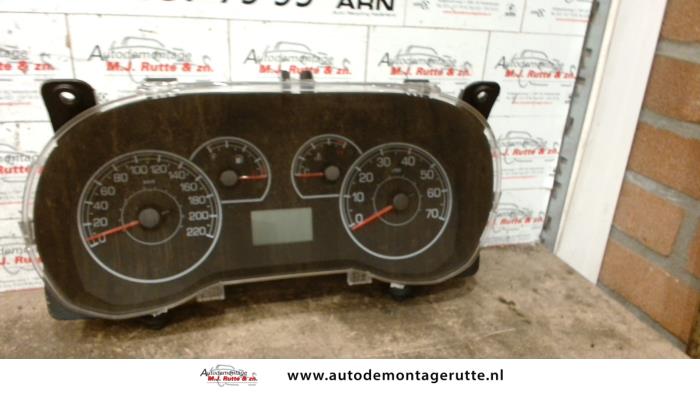 Tellerklok van een Fiat Punto Evo (199) 1.3 JTD Multijet 85 16V Euro 5 2010