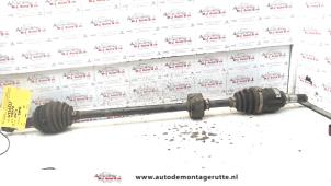 O111936 Gebruikte aandrijfas rechts-voor Toyota Yaris